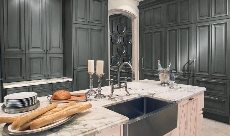 Marble countertop for kitchens