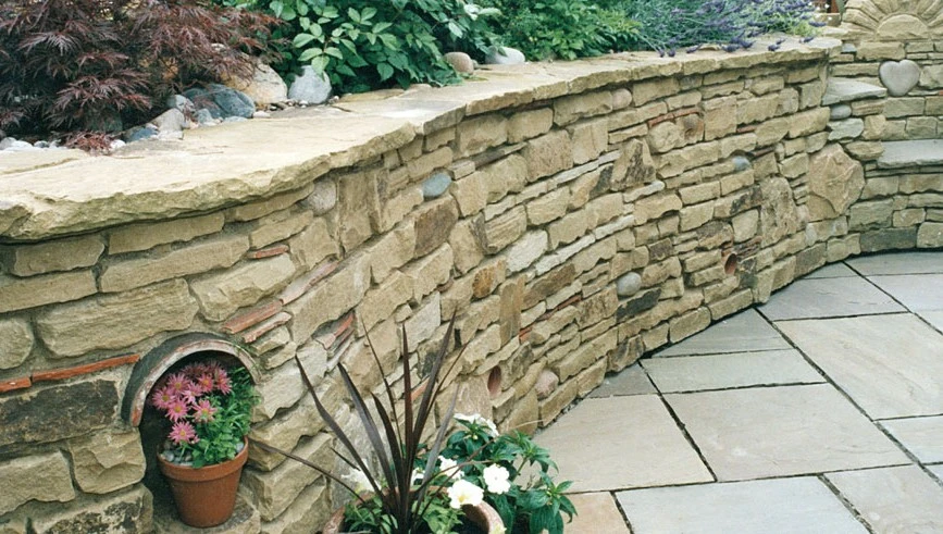 Sandstone-Bricks-Wall